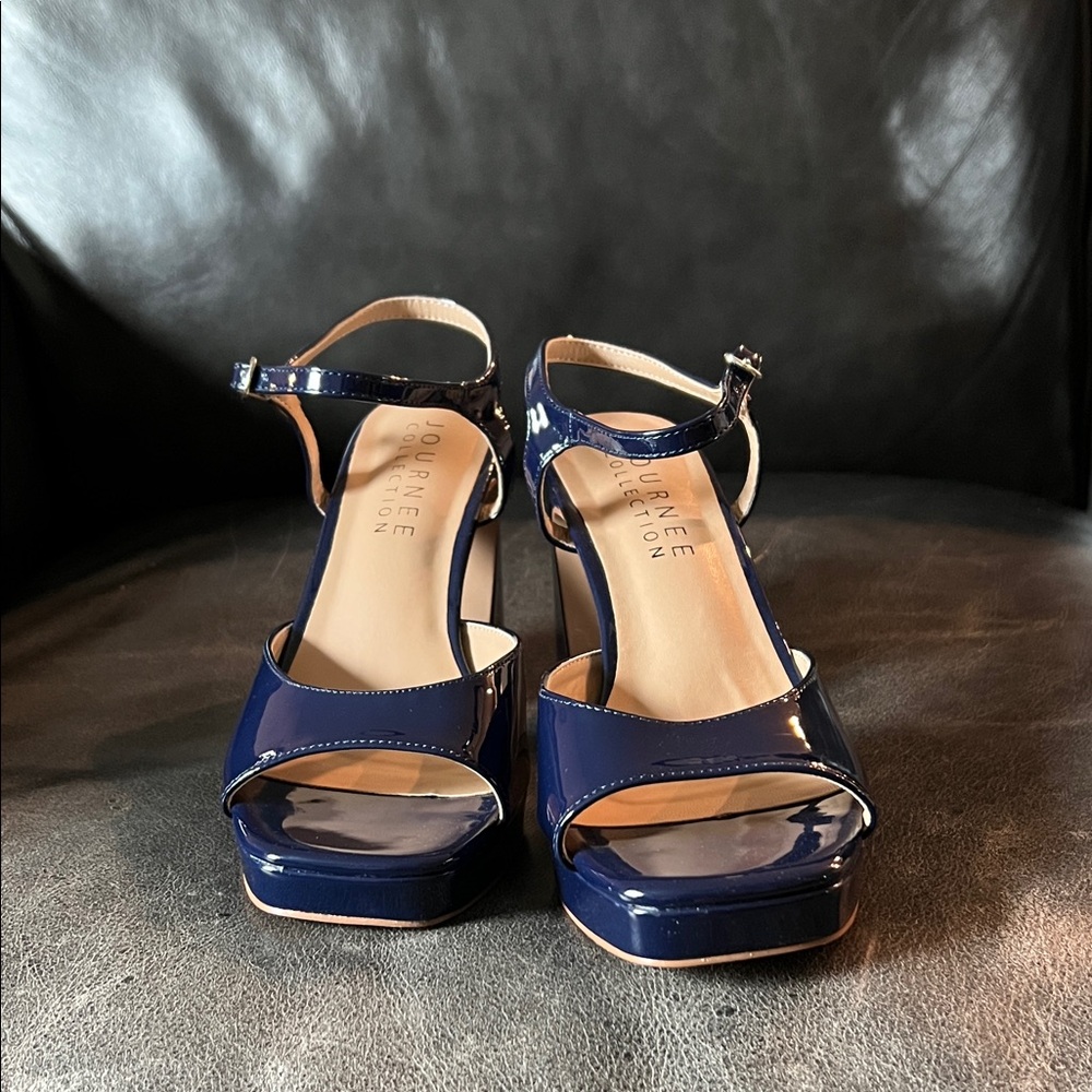 Journey Brand New Dark Blue Patent Leather Heels - Picture 2 of 8